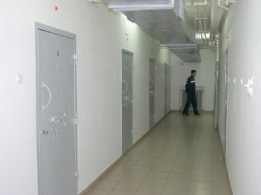 Condamnaţi la închisoare, prinşi de poliţiştii constănţeni